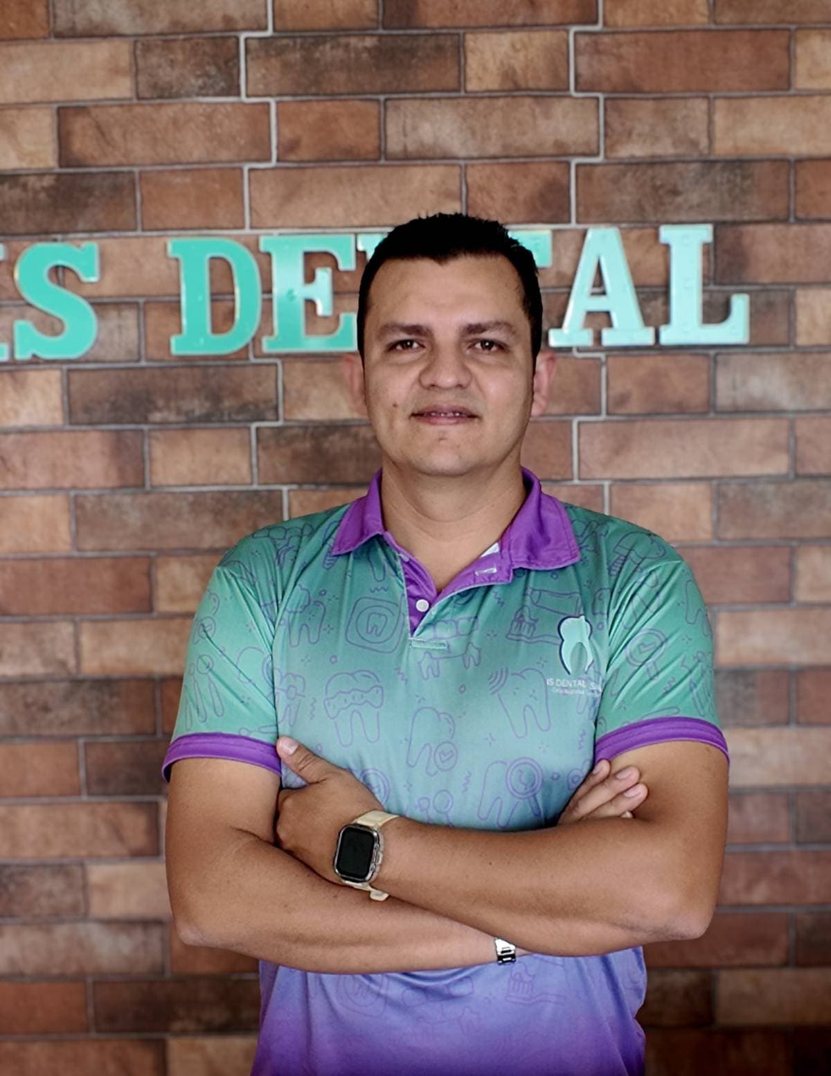 Paciente feliz en IS Dental